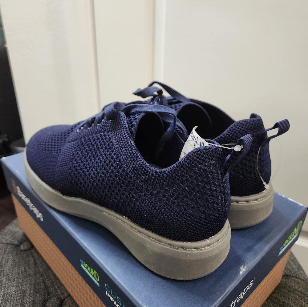 Shoes - Picture 2 of 7